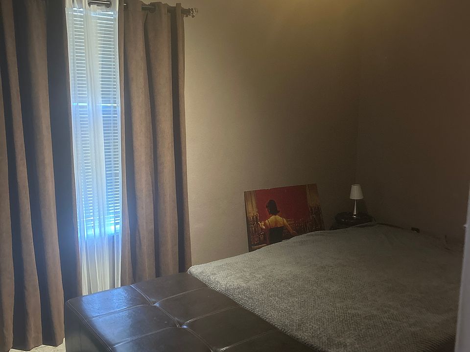 2nd image of 3923 E Hampton Cir #1