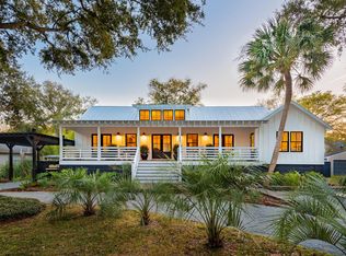 230 Forest Trl, Isle Of Palms, SC 29451