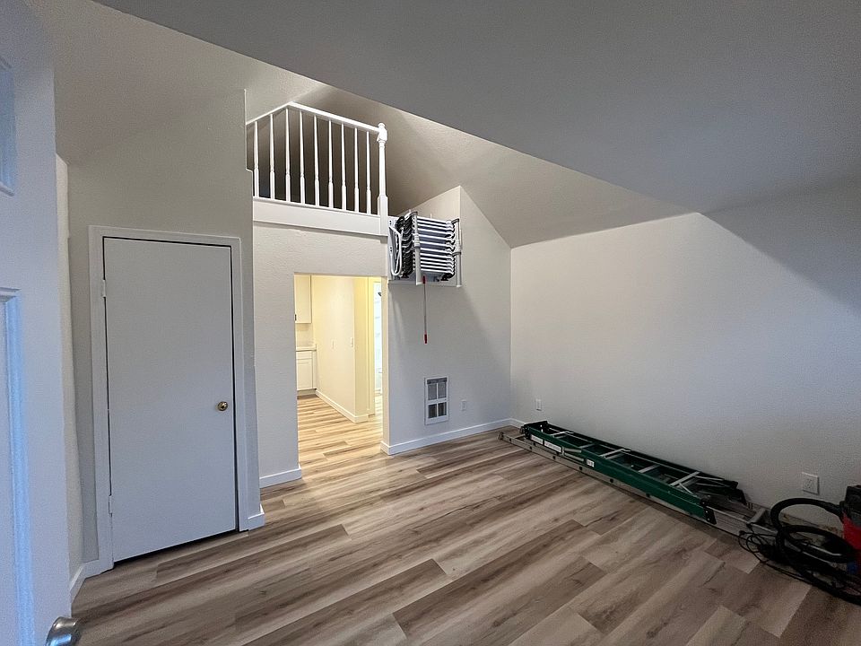 1st image of 2810 1/2 Baker Ave