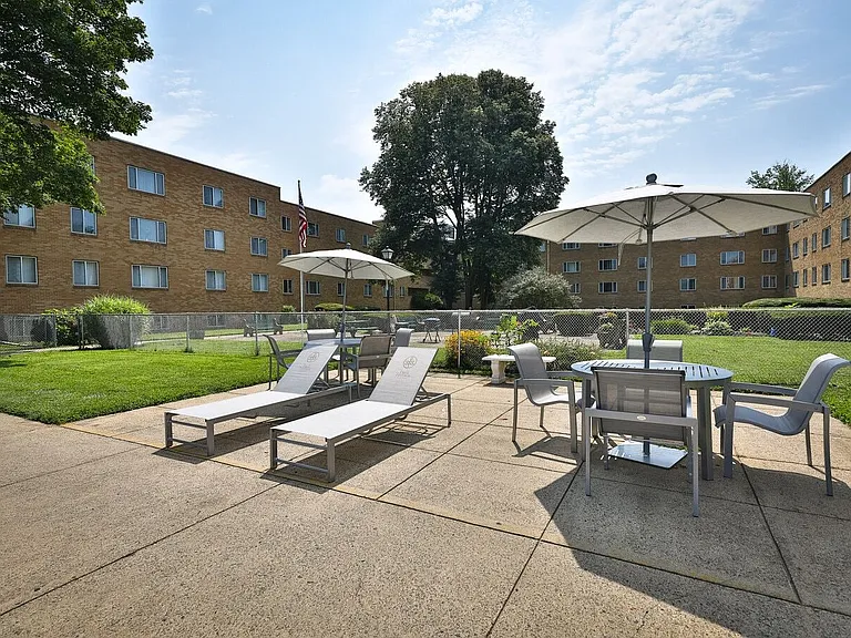 Poolside Picnic Area