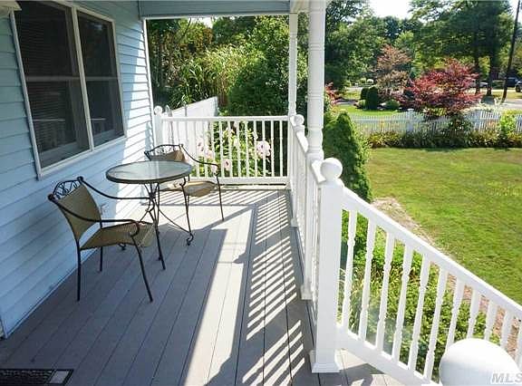 3rd image of 71 Greenport Ave
