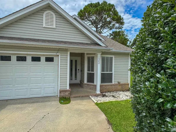 1342 Tiger Lake Dr, Gulf Breeze, FL 32563