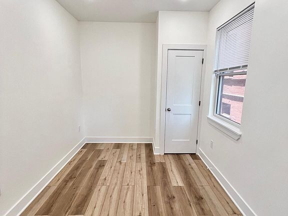 5th image of 4148 Parkside Ave #105
