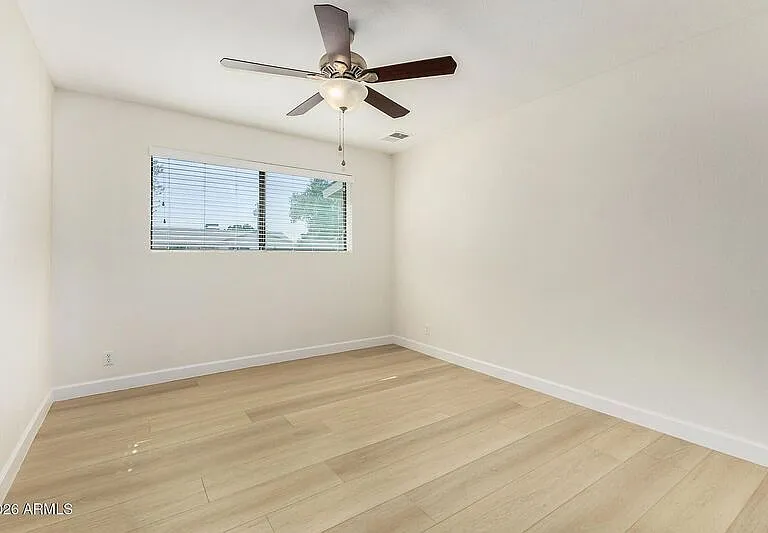 220 E McKinley St — Photo 21