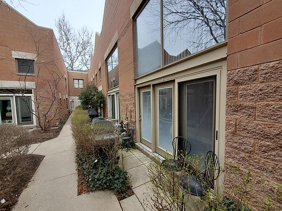 2nd image of 1100 W Cornelia Ave APT 134