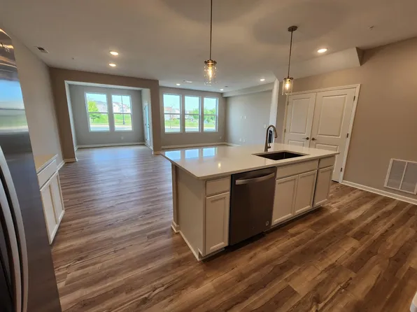 9566 4th St N, Lake Elmo, MN 55042