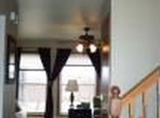 5650 Short Valley Ln, Racine, WI 53406