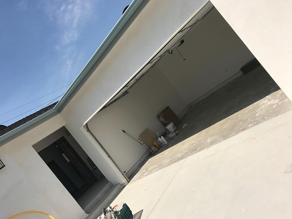 1st image of 3253 W 132nd St