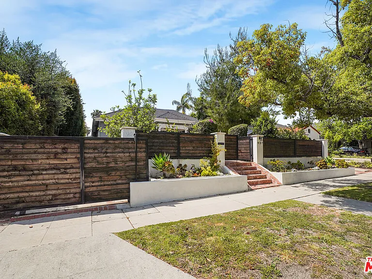 937 S Tremaine Ave — Photo 4