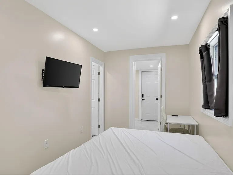 Room 3 With private entrance and private bath