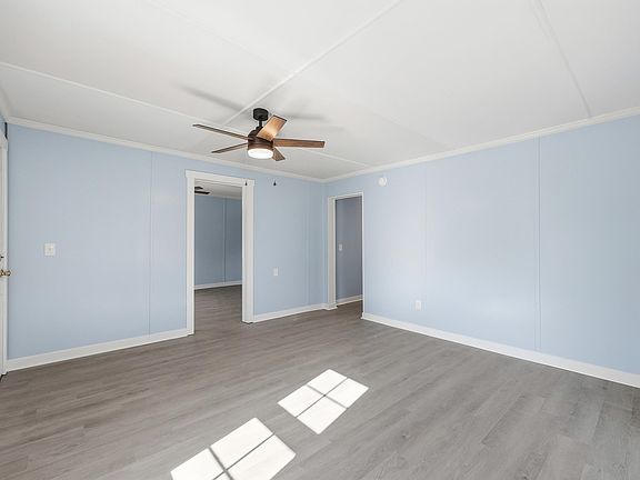 4th image of 311 Barnes St