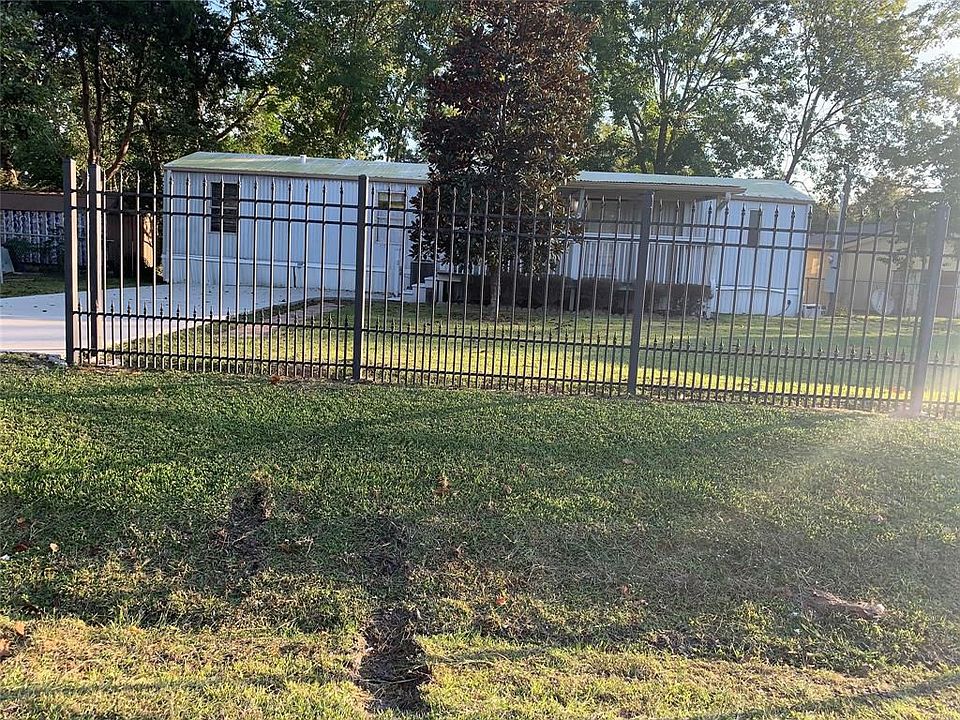 1st image of 404 Bartlett Bend Dr