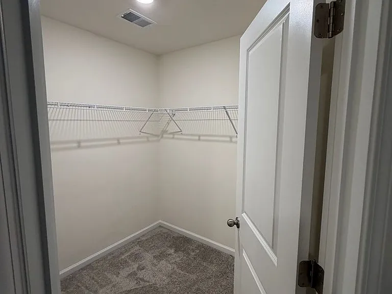 419 Trotters Ln — Photo 13