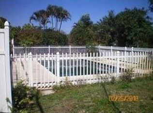 879 NW 84th Dr, Coral Springs, FL 33071