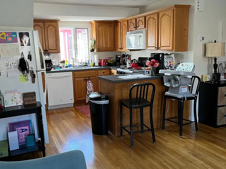 3-24 Burnham St #3 — Photo 13