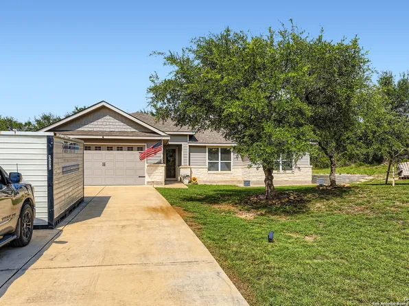 1041 madrone, Fischer, TX 78623