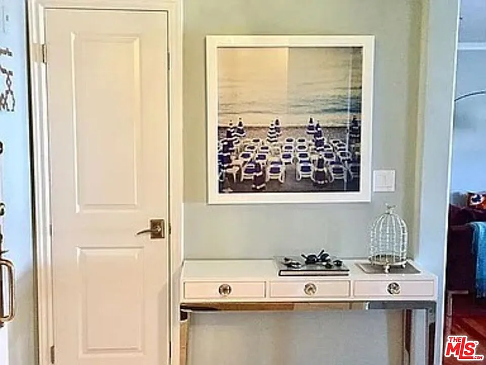 2 bed, 2.5 bath, 1234 sqft, $4,900 — Photo 2