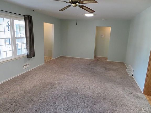 4th image of 918 Alexander Cir