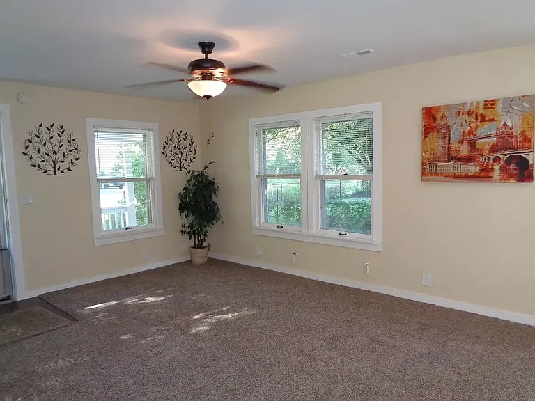 718 Walnut St — Photo 12