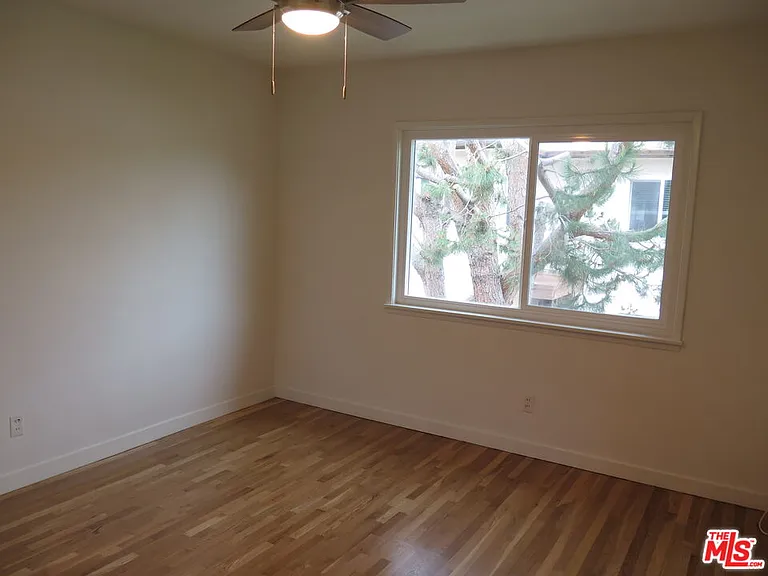 2221 Ocean Park Blvd #5 — Photo 10