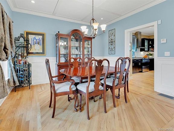 4th image of 25 Porriello Dr