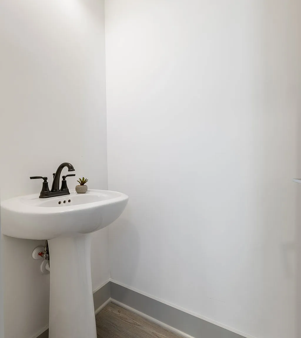 604 Harper Lndg — Photo 3