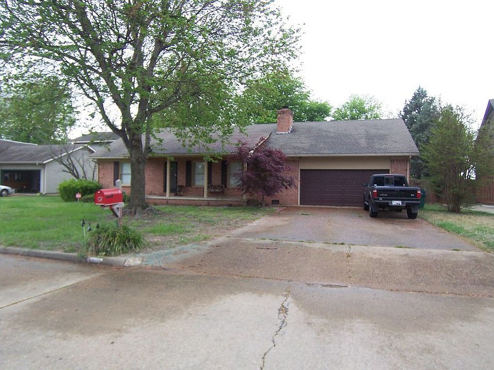1st image of 1105 Golf Links Dr
