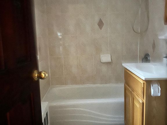 2nd image of 348 Soundview Ave APT 1