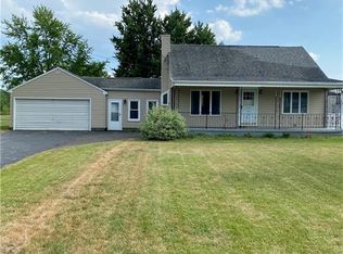 3028 Stieg Rd, North Tonawanda, NY 14120