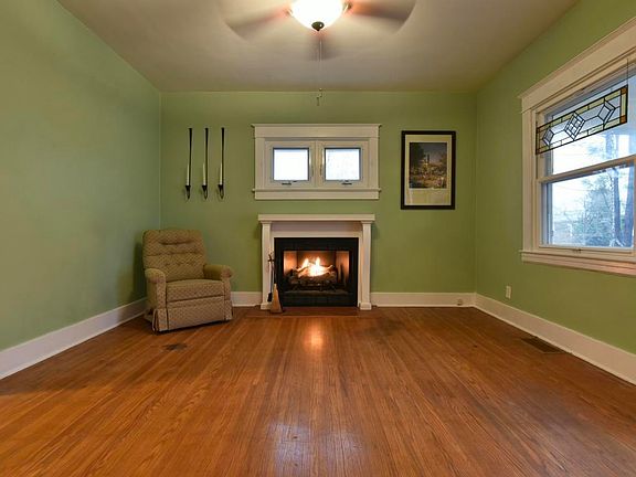 3rd image of 2504 Alexander Ave