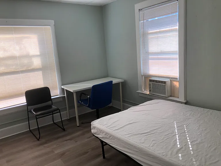 28 Haendel St #3 — Photo 1
