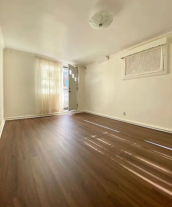 1st image of 2581 41st St APT 1
