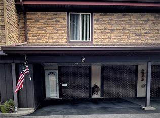 17 Cour Versaille, Palos Hills, IL 60465