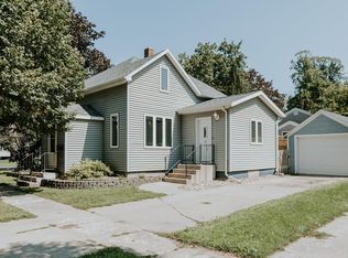 352 2nd Ave NE, Sioux Center, IA 51250