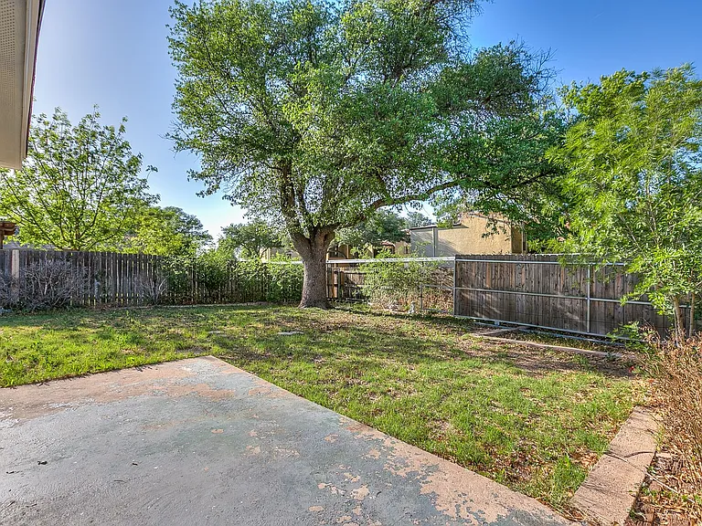 2708 Canyon Creek Dr — Photo 26