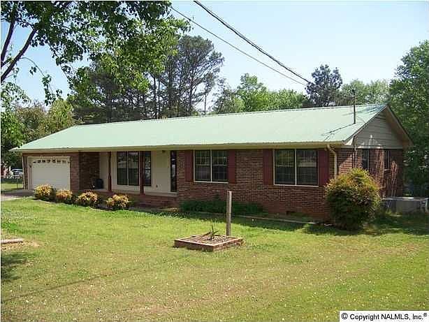 Home for Sale in SCOTTSBORO, AL $110,000