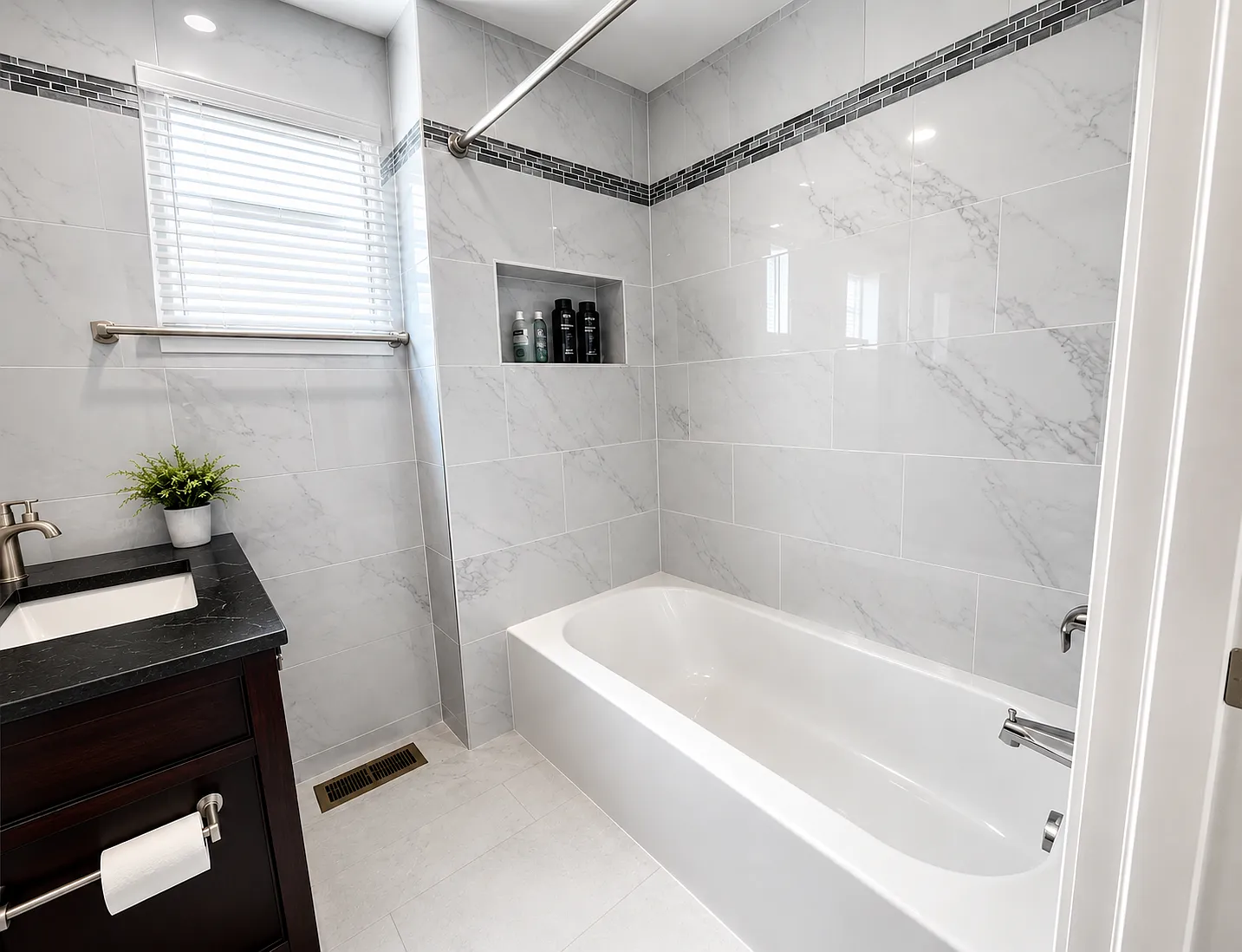 3 bed, 1000 sqft, $1,450 — Photo 1