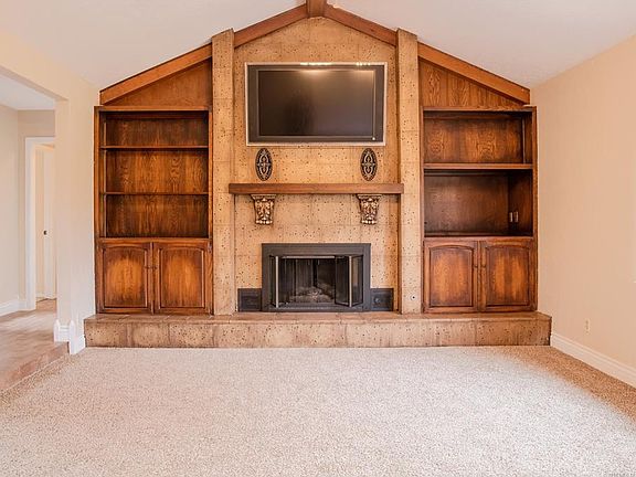3rd image of 302 Saunier Way