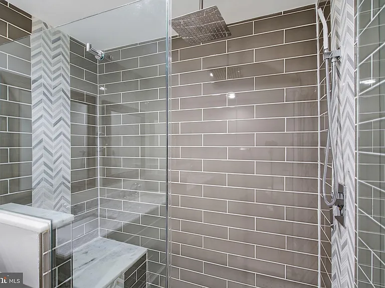 12087 Edgemere Cir — Photo 21