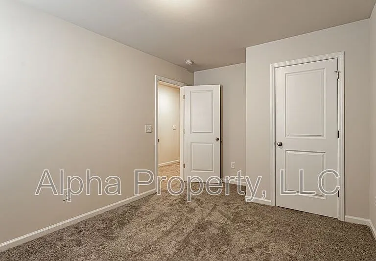 371 Highline Trl — Photo 19