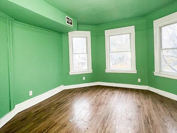 4th image of 283 N 17th St #2