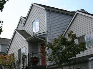 12016 SE Ankeny St APT 302, Portland, OR 97216