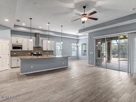 5th image of 3640 ANNAPOLIS Way
