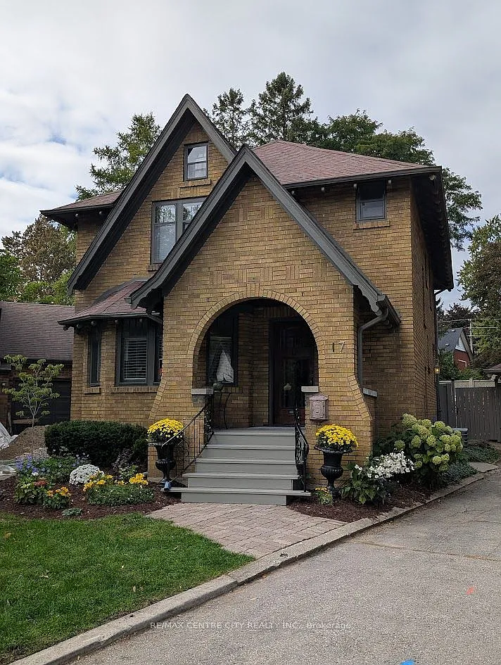 4 bed, $3,100 — Photo 1