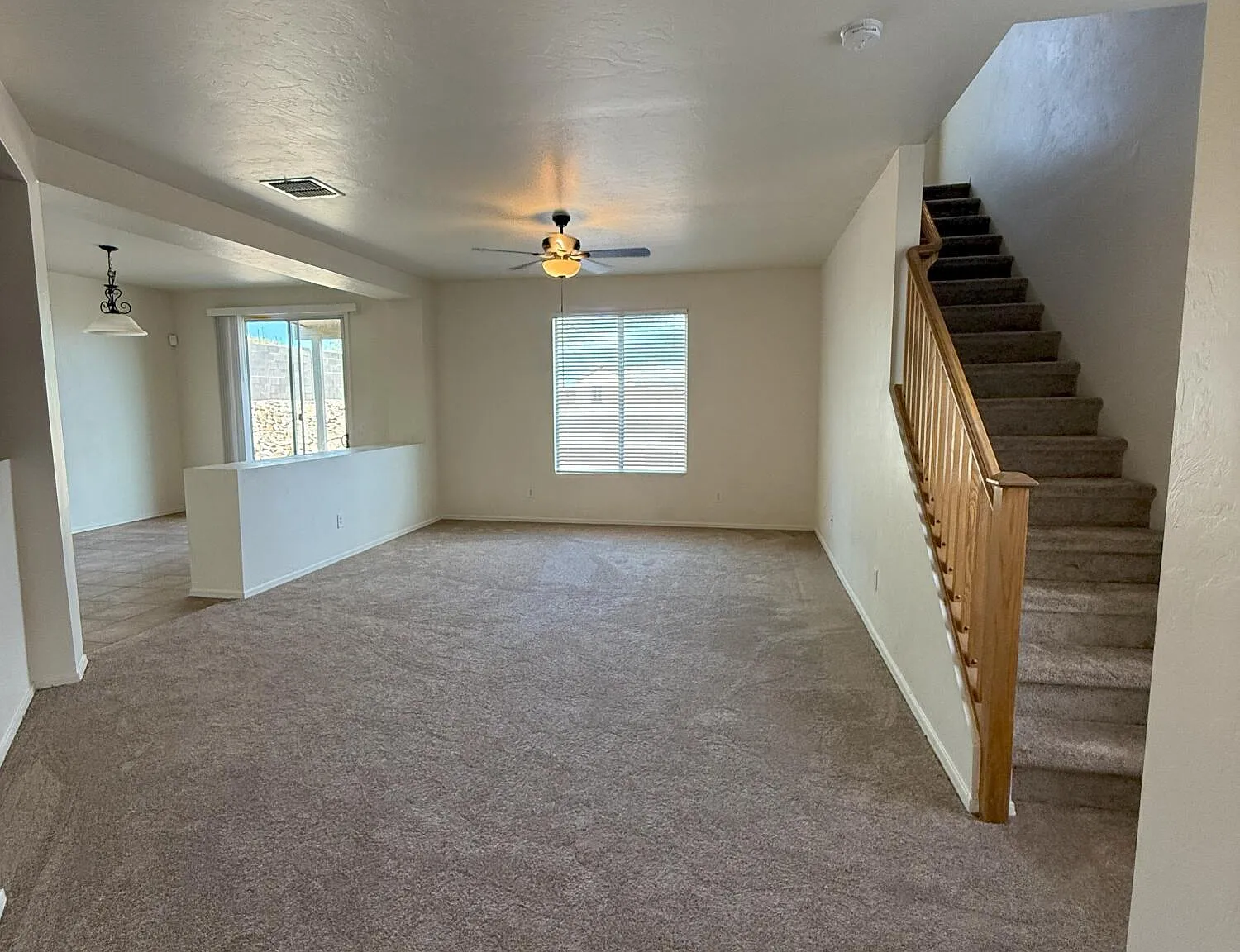 3 bed, 2.5 bath, 1629 sqft, $2,000 — Photo 4