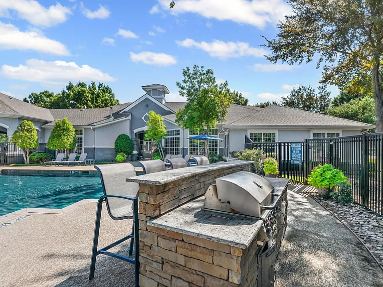 Benton Pointe — Photo 4