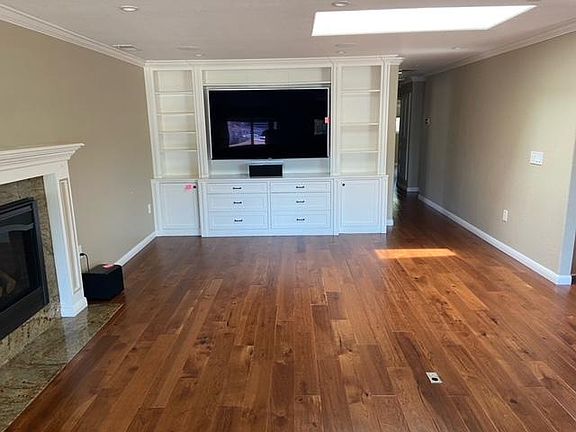 4th image of 983 Cambridge Ave