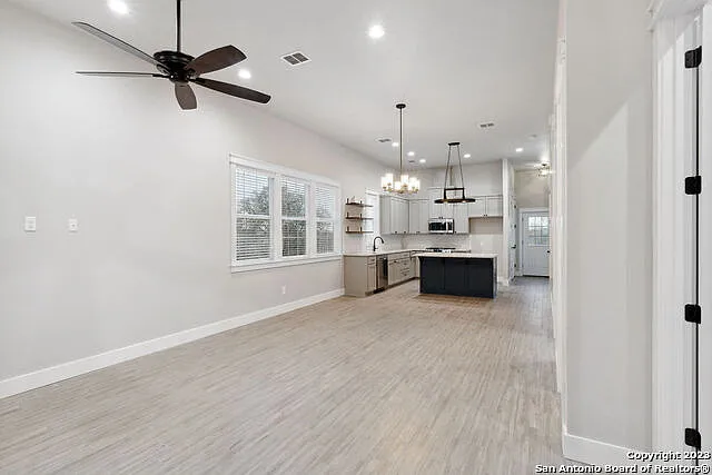 291 S East Ave — Photo 9