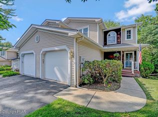 712 Garnet Ln, East Stroudsburg, PA 18301