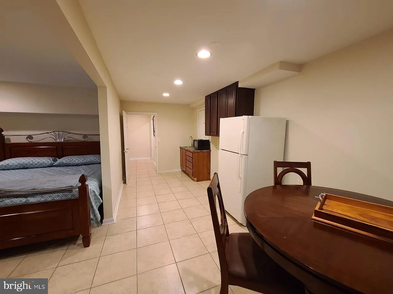 3 bed, 3.5 bath, 1968 sqft, $2,700 — Photo 3